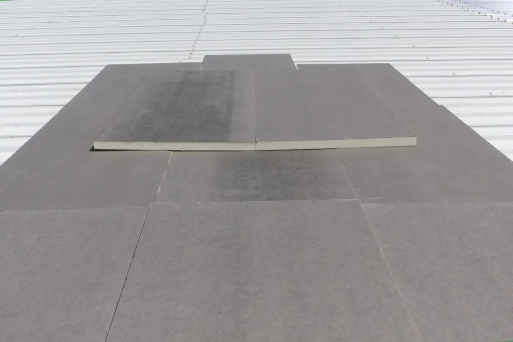 12121 METECNO AISLA PANEL INSTALACION 120315