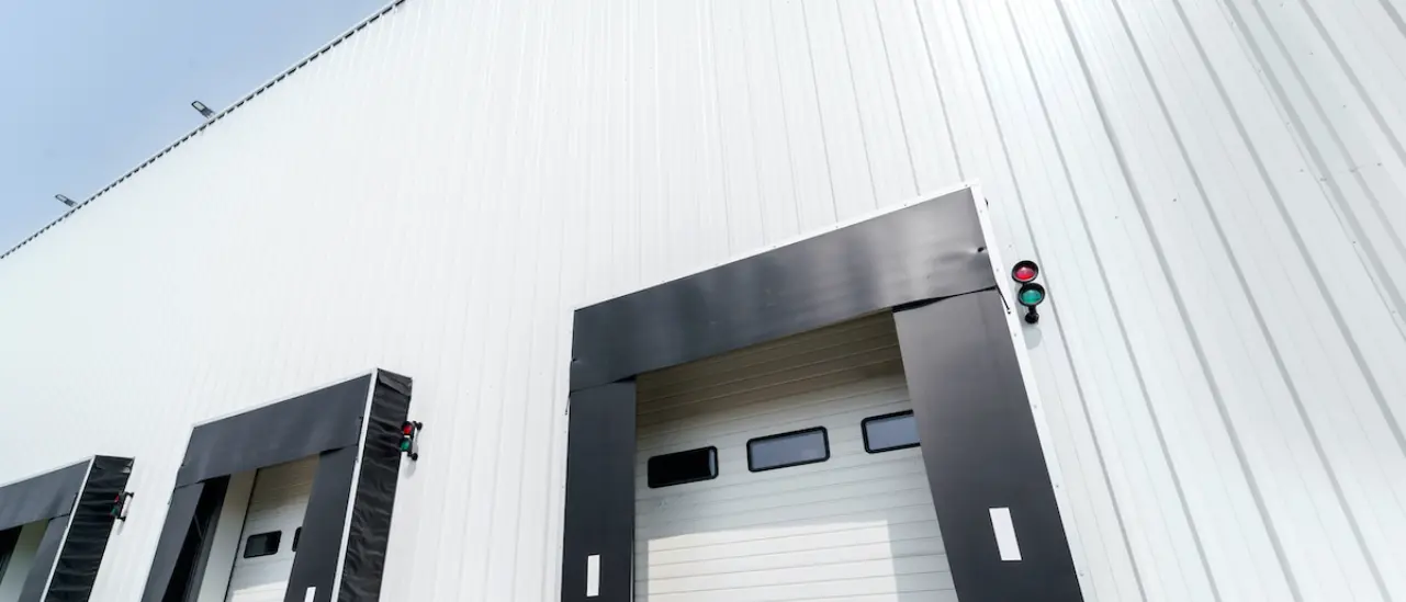 Instalación de puertas seccionales Factores por considerar